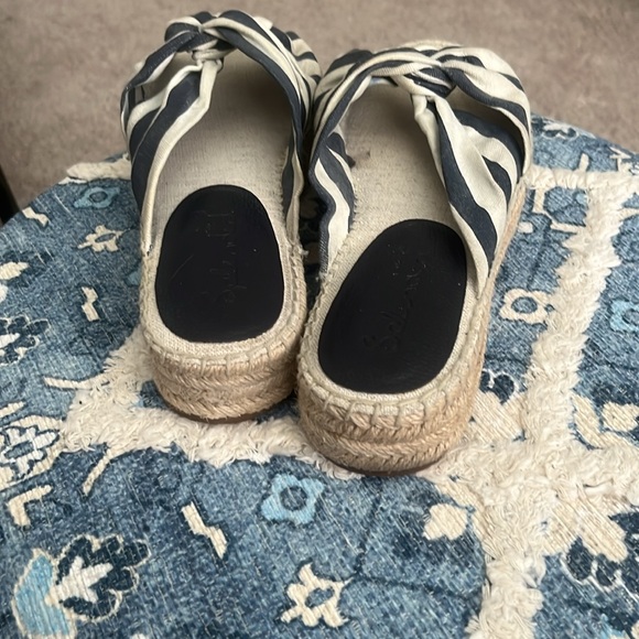 Splendid Open-Toed Slides - Picture 5 of 5